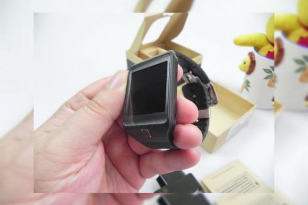 Samsung Gear 2 Neo unboxing + tutorial pairing cu Galaxy S5 (Video)
