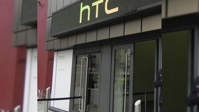 <b>Evenimentul de lansare a lui HTC One (M8) de la Londra, Într-un material video integral (Video 37 minute)</b>Deși lansarea noului HTC One M8 a avut loc acum câteva zile, iată că astăzi am reușit să punem cap la cap materialele video înregistrate la evenimentul cu pricina, după ce în prealabil v-am prezentat un video hands-on, peripețiile din Londra,...