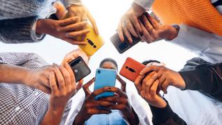 Grecia interzice oficial accesul copiilor sub 15 ani la TikTok, Instagram și Facebook; Legea se aplică din 2027