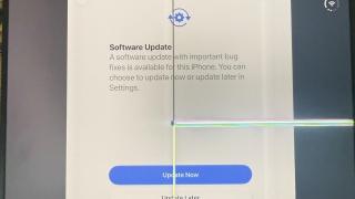 iPhone Duo intră în a doua zi cu ecrane care crapă pe pliu; Apple nu a explicat încă nimic