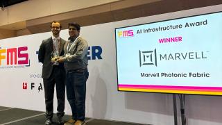 Marvell prezintă Photonic Fabric, un sistem cu până la 32 TB de memorie DDR5; Fibra optică ar putea schimba modul în care AI-ul își folosește memoria