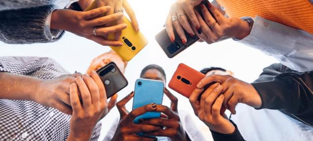 Grecia interzice oficial accesul copiilor sub 15 ani la TikTok, Instagram și Facebook; Legea se aplică din 2027