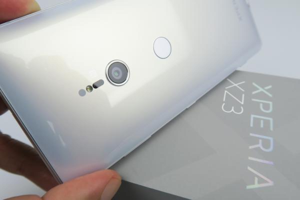 Sony Xperia XZ3: Cameră cu stabilizare excelentă, selfie bun dar inconstant
