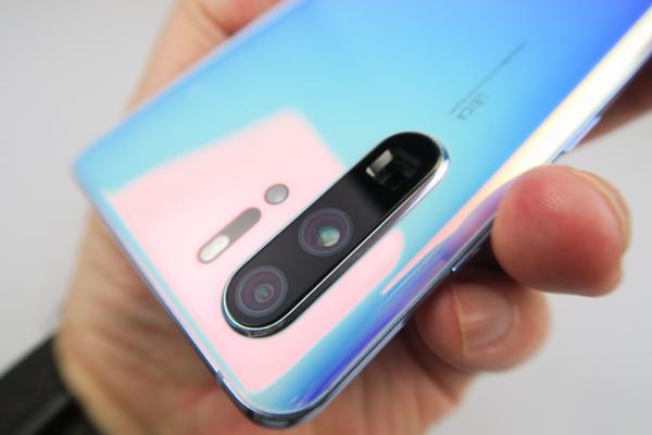 Huawei P30 Pro: Cameră ce joacă mai bine în nocturnă și vede obraznic de departe