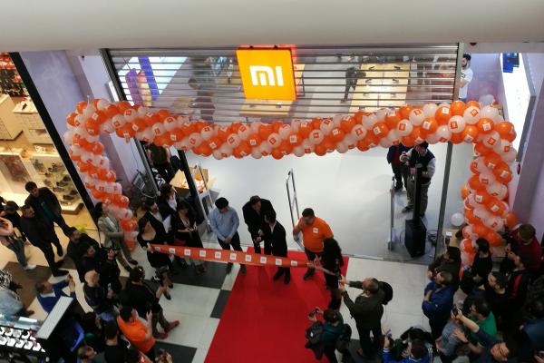 Primul Xiaomi Mi Store din România a fost inaugurat astăzi la Mega Mall, în Bucureşti; Iată ofertele + cum a fost evenimentul