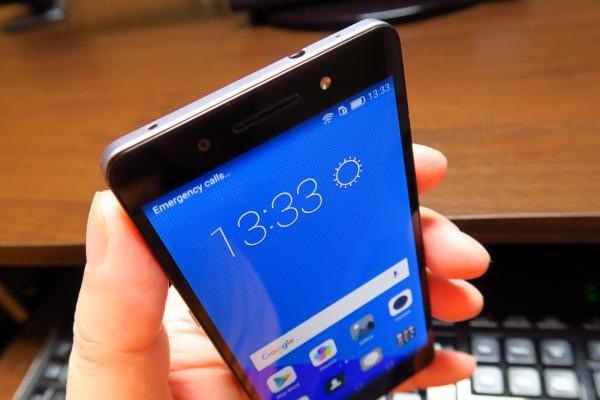 Huawei Honor 7: Conectivitate în grafic, cu câteva extra-uri