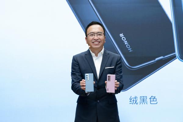 Honor prezintă pliabilul Magic Vs 2 în China, cu procesor Snapdragon 8+ Gen 1, acum mai ușor și mai subțire față de predecesor