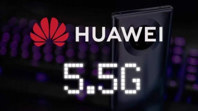 <b>Huawei ar putea lansa primul telefon 5.5G în 2024, cu viteze de până la 10 Gbps</b>De abia ne-am obişnuit cu ideea că Huawei lansează din nou telefoane 5G, precum Mate 60 şi iată că firma chineză vrea mai mult. Huawei e jucător în zona echipamentelor 5.5G de ceva vreme şi acum vrea să ne ofere şi un telefon care