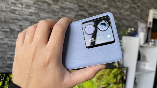 <b>Xiaomi 13T Pro review detaliat în limba română (Evaluare Mobilissimo)</b>Anul trecut pe vremea asta Xiaomi făcea mare tam-tam că a pus o cameră de 200 de megapixeli pe un telefon high midrange cu preţ bun, Xiaomi 12T Pro. Ne oferea şi un crop capabil care îţi pregătea imediat şi cadrul vertical pentru Story. În 2023 rezoluţia