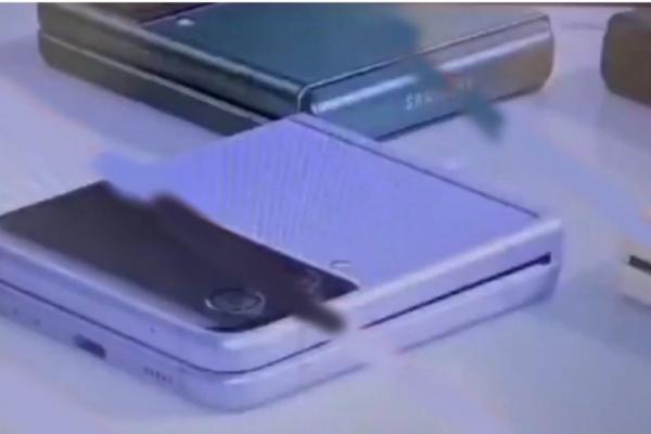 Samsung Galaxy Z Flip 3 - Imagini de promovare