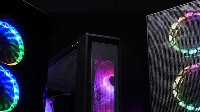 <b>PC Garage își lansează propriul brand de carcase PC numit AlphaGear, cu primele modele Sentinel, Archon și Oatchkeeper</b>După o perioadă de teasing organizată pe rețelele de socializare și pe site-ul propriu, PC Garage anunță astăzi misteriosul produs pe care l-am tot văzut în online. Așa cum spune și titlul postării de față