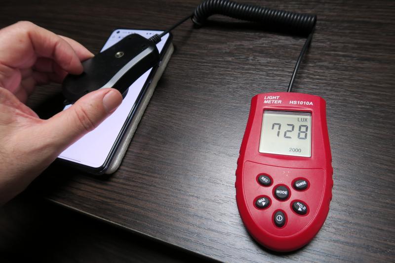 Luminozitate display OnePlus 9 și ecranul văzut la microscop: OnePlus-9_077.JPG