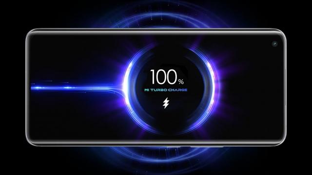 <b>Xiaomi 12 va sosi cu încărcare la 100W, camera de 50 MP; A primit o certificare care îi confirmă procesorul Snapdragon 898</b>După ce am aflat că Qualcomm îşi va ţine evenimentul de prezentare a procesorului Snapdragon 898 la finalul acestei luni, e momentul să mai aflăm câteva detalii despre Xiaomi 12. Nu de alta, dar telefonul va inaugura acel CPU