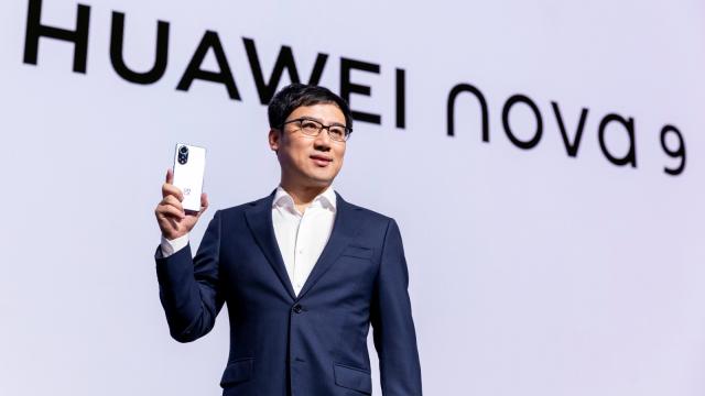 <b>Care este publicul țintă pentru noul smartphone HUAWEI nova 9 și ce avantaje aduce față de competiție; Iată răspunsurile primite în cadrul unui interviu din Viena</b>După cum probabil vă amintiți, pe data de 21 octombrie am avut un trimis special la Viena acolo unde HUAWEI a lansat cu mare fast smartphone-ul nova 9, în cadrul unei locații impresionante ca mărime și cu public numeros 