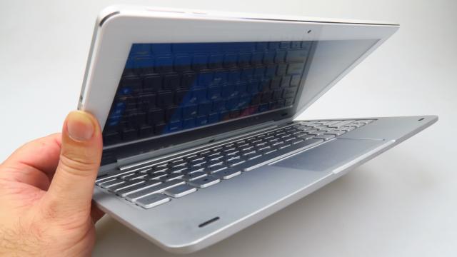 <b>Teclast TbooK 16 Pro (plus tastatură) Review</b>Mobilissimo.ro realizează recenzia tabletei Teclast Tbook 16 Pro, un model de tip 2 în 1, care vine cu Android şi Windows 10 la bord şi are şi o tastatură QWERTY ce poate fi utilizată în tandem. Tableta costă 193 dolari, iar tastatura 39 de dolari..