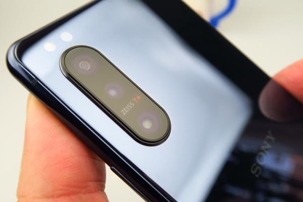 Sony Xperia 5 II Cameră sub cea a lui Xperia 5