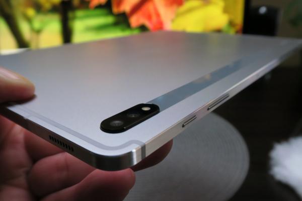 Samsung Galaxy Tab S7+ 5G: Design unibody metalic, ultraslim la sub 6 mm în talie