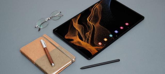 Samsung Galaxy Tab S8 Ultra a debutat: tabletă cu breton în ecranul uriaş de 14.6 inch, stylus avansat