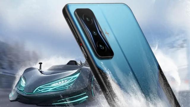 <b>Redmi + Mercedes AMG Petronas = love; Redmi K50 Gaming Edition va avea o variantă Mercedes F1</b>Parteneriatul din Xiaomi şi Mercedes continuă şi dincolo de trotinetă Mi Electric Scooter Pro 2, iar acum aflăm că Redmi K50 Gaming Edition va avea o variantă Mercedes AMG. Vă reamintesc şi că Xiaomi Mi 10 Ultra a avut o campanie offroad 