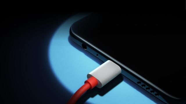 <b>OnePlus Nord CE 2 5G va primi două actualizări majore Android, deși va rula din fabrică Android 11</b>Ieri am aflat printre altele și vestea că un nou smartphone OnePlus se va lansa pe data de 17 februarie și nu, nu este vorba despre debutul global al flagship-ului OnePlus 10 Pro 5G. De fapt, avem de-a face cu modelul mid-range Nord
