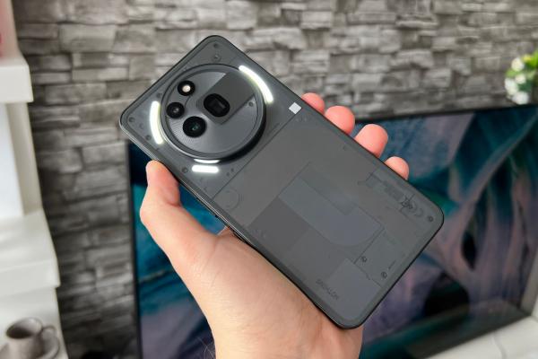 Ce au de oferit noile telefoane Nothing Phone (4a) și (4a) Pro? Iată configurații + culori