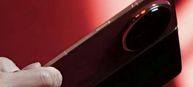 HONOR Magic V6 apare în fotografii de fotomodel, stilat şi elegant 