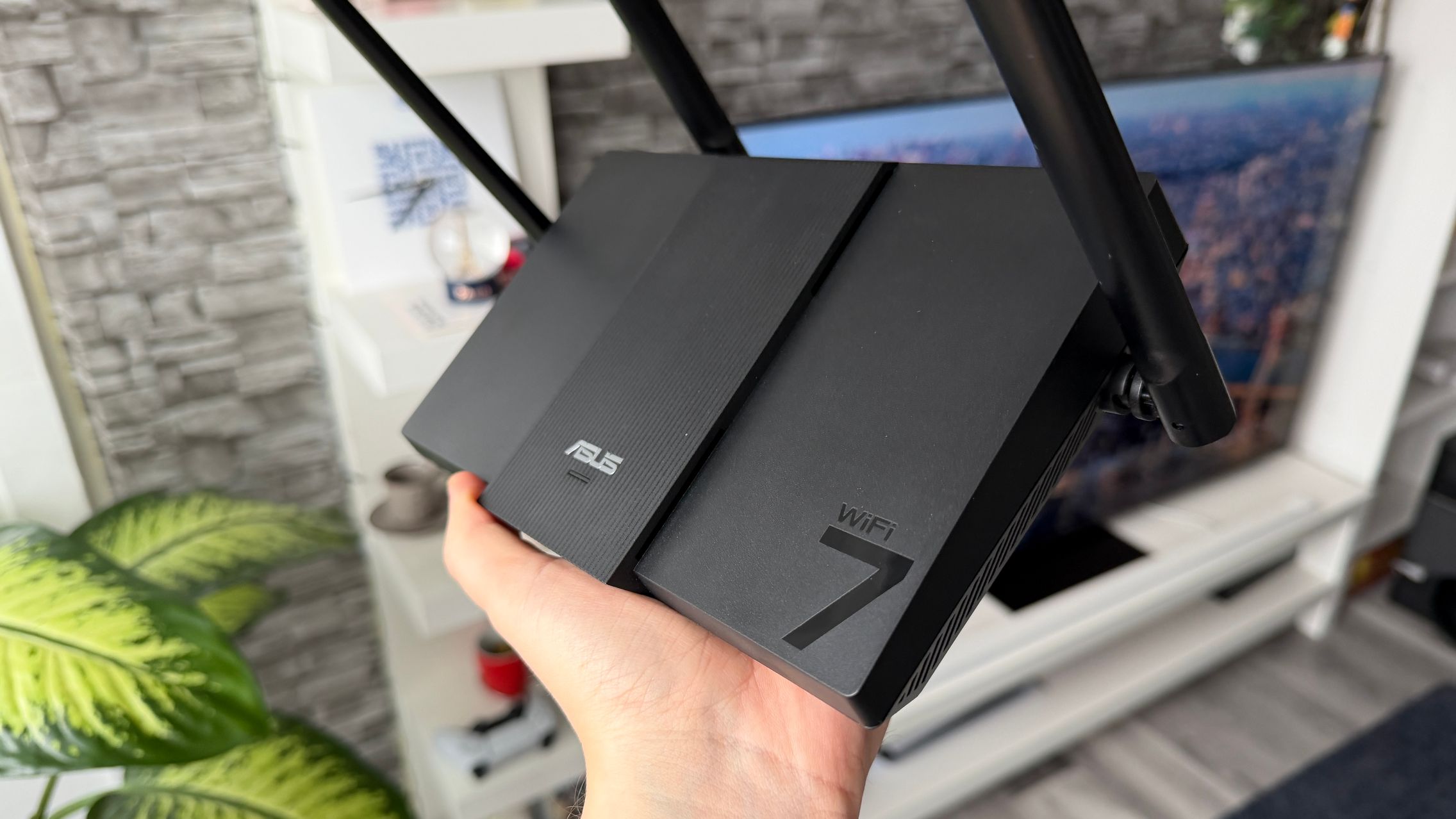 Prezentare ASUS RT-BE50: Router-ul WiFi 7 ideal pentru casa ta, pentru internet rapid, gaming și streaming de înaltă calitate