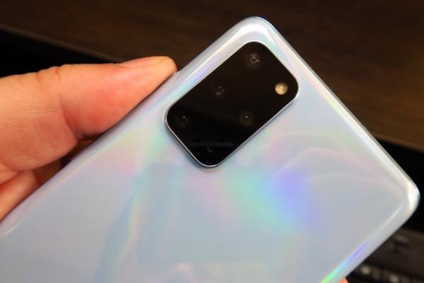 Mini Turul Magazinelor #136: Reducere de 10% la telefoanele Samsung, laptop Lenovo la preţ bun şi placă video RTX la sumă OK