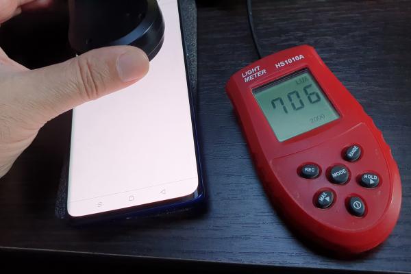 Luminozitate display Oppo Reno 3 Pro (5G) și ecranul văzut la microscop