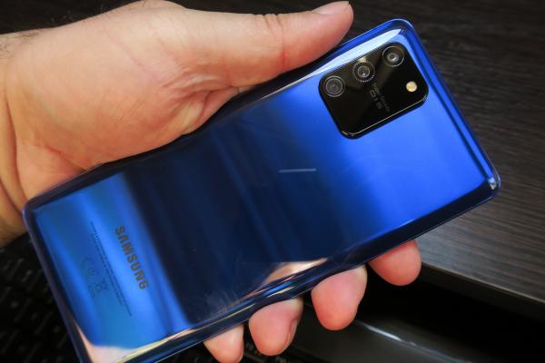 Samsung Galaxy S10 Lite: Camera care culege funcţii de la S10, S20, Note 10 şi le combină eficient