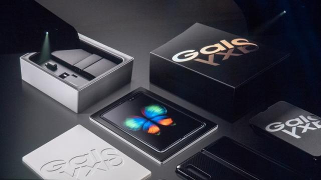 <b>Samsung Galaxy Fold 2 îşi dezvăluie specificaţii cheie: ecran de 120 Hz, protecţie UTG şi altele</b>La doar câteva ore după ce am aflat că Samsung Galaxy Fold 2 nu va avea suport pentru stylus S Pen, acum apar noi scăpări legate de viitorul pliabil Samsung. Acesta şi-a dezvăluit o parte din

