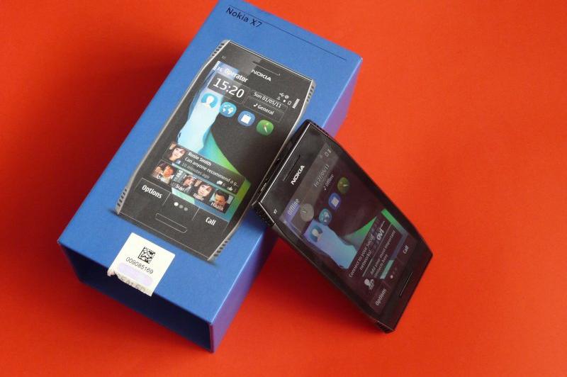Nokia X7 scos din cutie la Mobilissimo.ro; Symbian Anna a sosit!: nokia_x7_unboxing_mobilissimo_23.jpg
