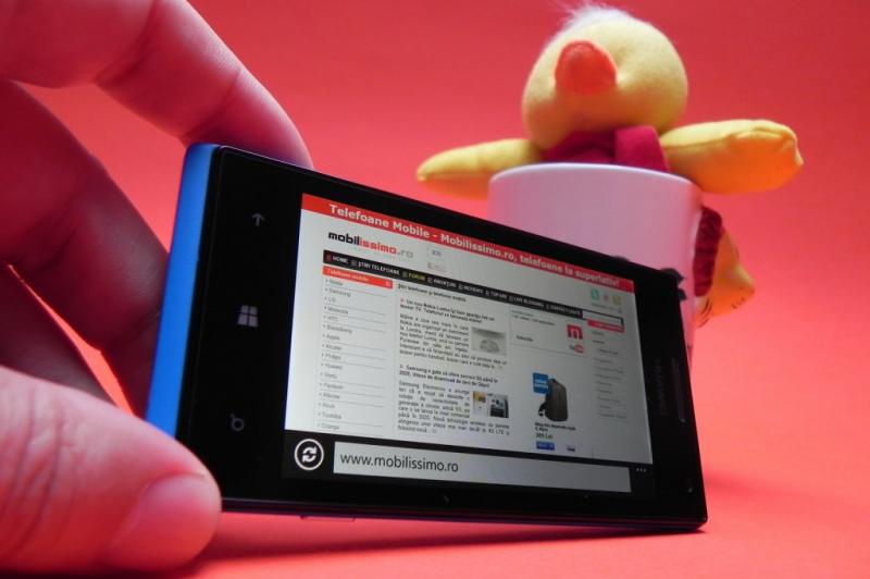 Review Huawei Ascend W1: Windows Phone 8 midrange care se remarcă doar prin baterie (Video): huawei_ascend_w1_review_mobilissimo_ro_14jpg.jpg