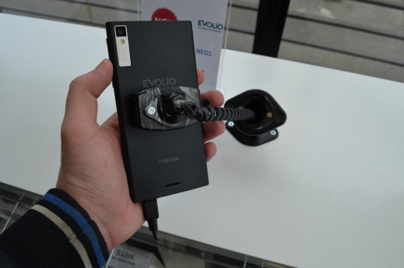 Evolio lansează oficial smartphone-ul Neos; acesta este disponibil la un preț de 579 lei: dsc_0018jpg.jpg