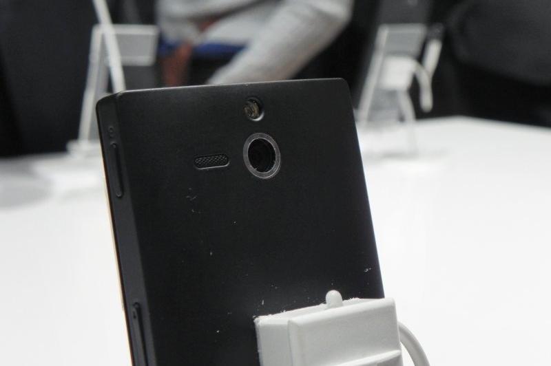 MWC 2012: Sony Xperia U preview - varianta mai mică a lui Xperia S (Video): dscn0752jpg.jpg