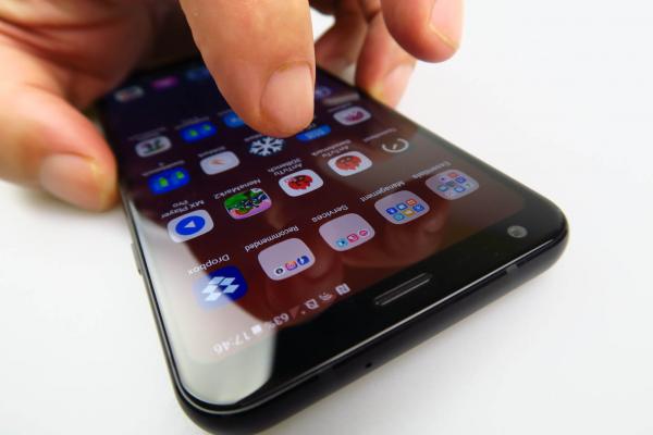 LG Q7: Benchmark-uri modeste, e un telefon pentru internet și vizionat filme, nu e pentru gameri