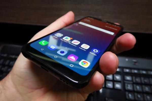 LG Q7: Multimedia cu un convertor quad DAC care îşi face treaba excelent