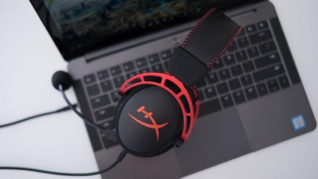 <b>Mini Turul Magazinelor #47: Căşti gaming HyperX Cloud Alpha la super preţ, Galaxy S9 şi iPhone 8 Plus la preţuri OK</b>După un tur special al magazinelor ieri în care v-am prezentat cele mai accesibile telefoane cu procesor Snapdragon 845 de pe piața locală, astăzi venim cu o ediție mini în care includem și ceva pentru gaming. Nu lipsesc nici smartphone-urile 