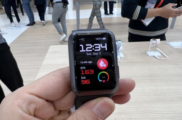 Huawei Watch D - Hands-on IFA 2022: Photo 03.09.2022, 12 34 10.jpg