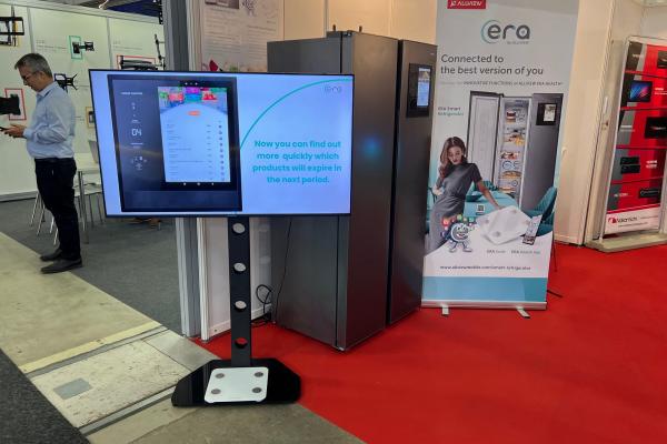 IFA 2022: Am văzut primul frigider Allview la treabă; ERA Smart Refrigerator are cameră, monitor de nutrienţi