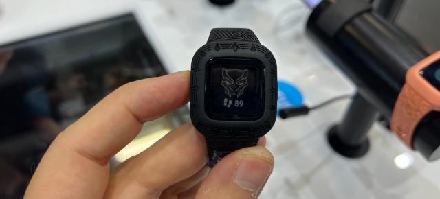 IFA 2022: Garmin vivofit Jr. 3 Marvel hands-on - ceas pentru copii cu activităţi distractive, tematică Marvel (Video)