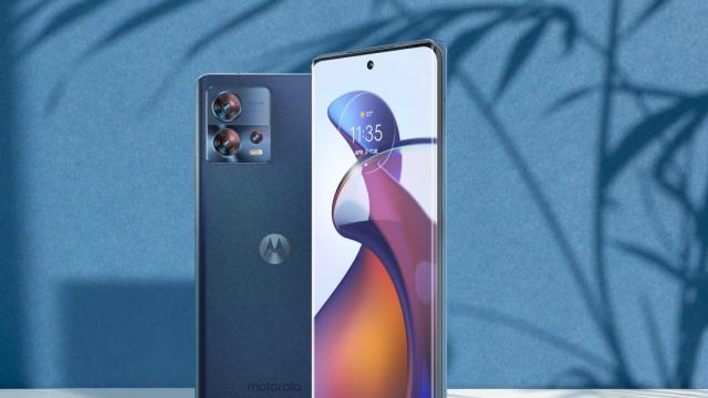 <b>Motorola Edge 30 Fusion este anunțat oficial! Smartphone ușor pentru gameri, cu CPU Snapdragon 888+ și ecran de 144Hz</b>Motorola a organizat astăzi un eveniment important care ne-a adus nu unul, ci trei noi smartphone-uri din gama Edge. Vorbim în acest articol despre Motorola Edge 30 Fusion, un terminal care pare făcut pentru gameri. E ușor, aduce display OLED de 144Hz