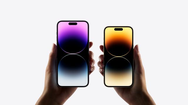 <b>iPhone 15 ar putea avea o versiune Ultra, conform analistului Ming-Chi Kuo; Ce e special?</b>Nici nu a debutat bine seria iPhone 14, că deja au început zvonurile şi scăpările cu privire la iPhone 15. În mod surprinzător Apple nu se mai mulţumeşte cu modele Pro şi Pro Max, trecând la Ultra, conform analistului Ming-Chi Kuo

