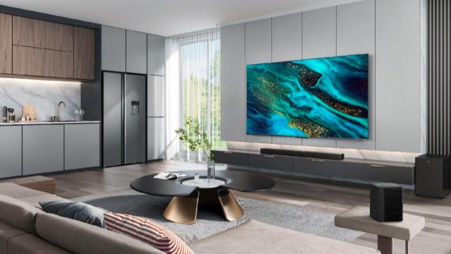 <b>IFA 2022: TCL introduce noul soundbar RAY DANZ X937U 7.1.4 cu design unic, Dolby Atmos și DTS:X</b>TCL nu putea lipsi de la tâgul de tehnologie IFA 2022 din Berlin, acolo unde a adus printre altele și noul soundbar intitulat RAY DANZ X937U. Acesta este descris drept un hub modern de divertisment acasă, menit să ofere sunet de calitate 