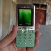 RETROreview Sony Ericsson T650: candybar metalic, cu funcţii muzicale excelente, butoane anapoda