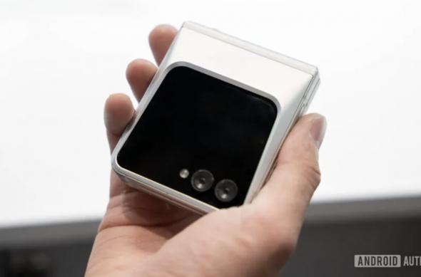 Samsung Polygon Foldable - prototip Display Week 2025: download - 2025-05-16T134409.118.jpg