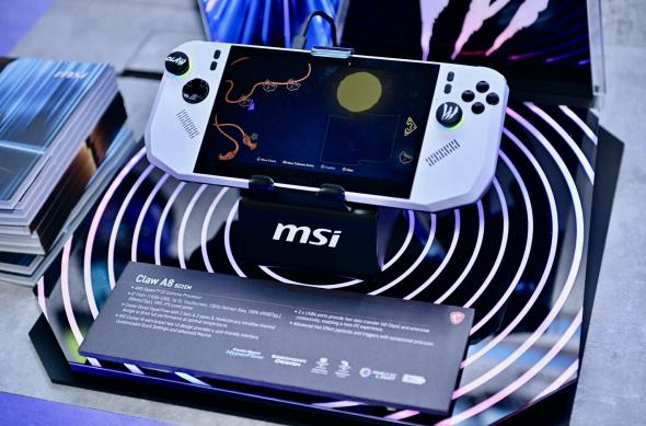MSI - Gaming mobil și laptopuri monstru pentru performanță: DSC_8127.jpg