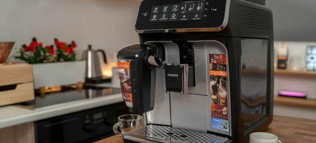RESIGILATUL ZILEI #56: Philips EP3341/50 LatteGo – Espressor automat cu SilentBrew, LatteGo și 6 băuturi personalizabile