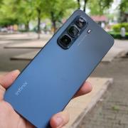 Prezentare Infinix Hot 50 4G - Pachet complet sub 800 de lei, cu design atrăgător și multe accesorii la pachet