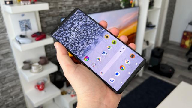 <b>Sony Xperia 1 VII apare în GeekBench și avem astfel confirmat procesorul de la interior, cantitatea de RAM</b>Sony Xperia 1 VII a tot bifat apariții în ultima perioadă și am văzut atât fotografii reale, cât și aflat posibila dată de lansare - aceea fiind 15 mai. Astăzi telefonul apare în baza de date GeekBench, alături de confirmarea unora 